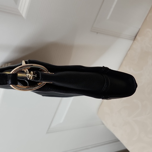 Michael Kors black pebbled leather crossbody bag - Picture 4 of 11